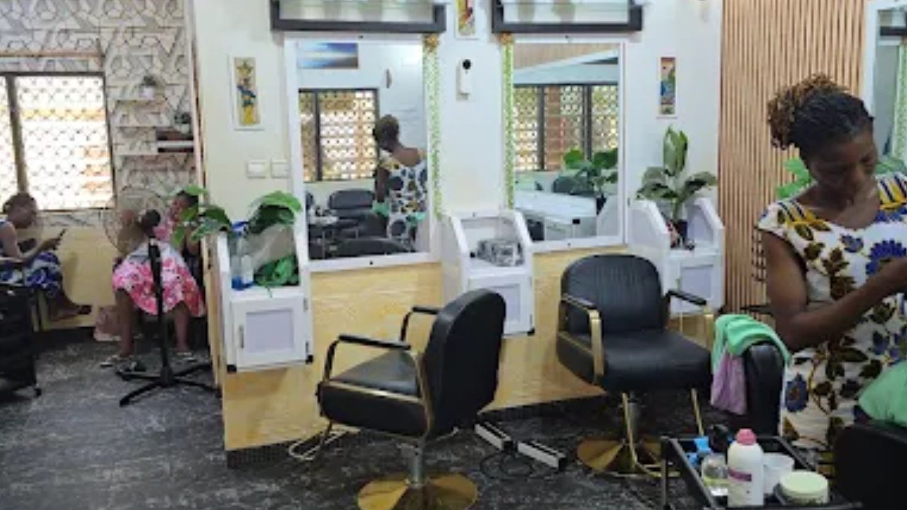CABINET TRICHOLOGIQUE BY NAPPY HAIR SPA